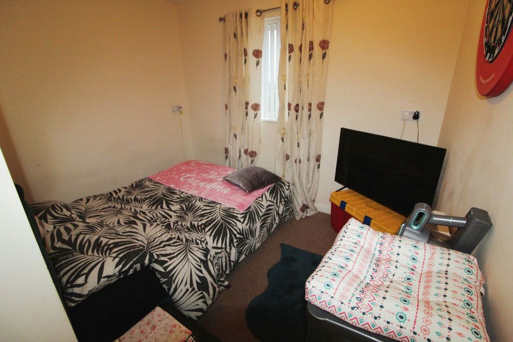 Additional image 8 of 2 bed flat for saleCromwell Court, Blyth NE24