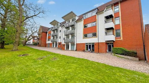 28 Griffin Close, Northfield, Birmingham B31