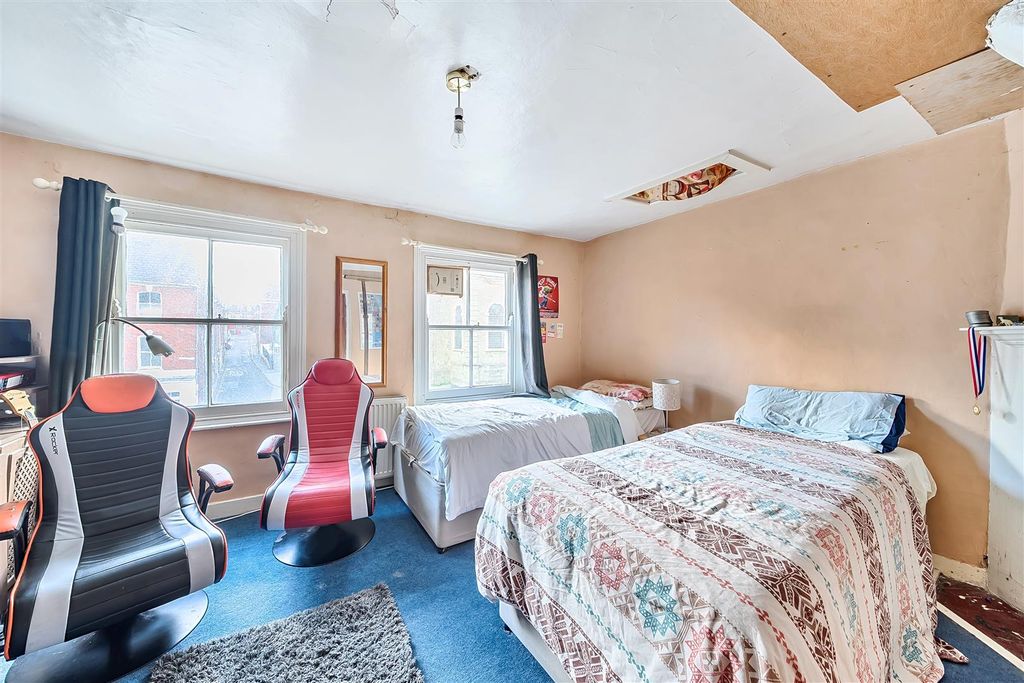 Additional image 10 of 2 bed flat for saleMarket Place, Blandford Forum DT11