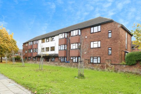 Northumberland Crescent, Manchester, Greater Manchester M16