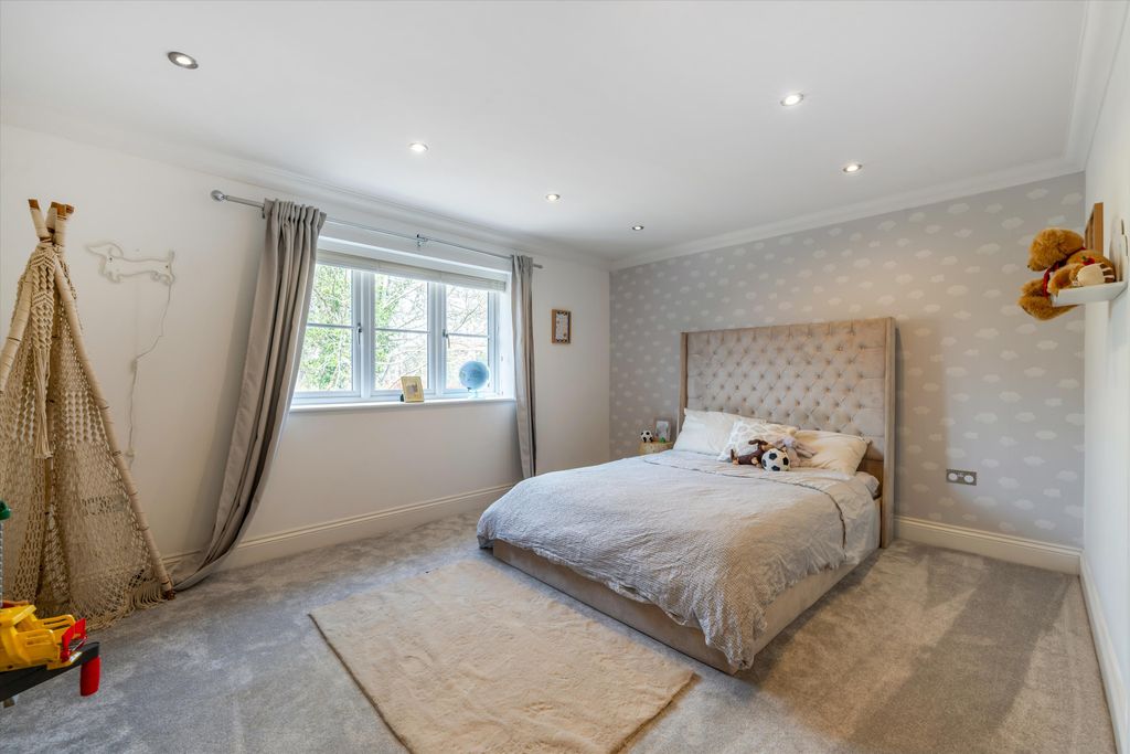 Additional image 25 of 7 bed detached house for saleTilehurst Lane, Binfield, Bracknell, Berkshire RG42
