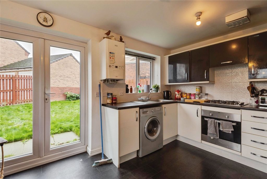 3 bed detached house for saleSt. Joans Close, Bootle, Merseyside L20 photo 4