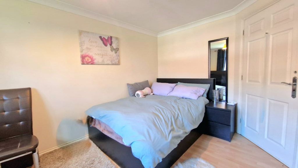 Additional image 10 of 2 bed flat for saleCourtney Place, Terrace Road South, Binfield, Bracknell RG42