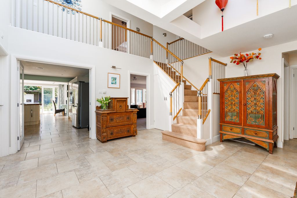 Additional image 3 of 5 bed detached house for saleThe Avenue, The Abbotsbrook, Bourne End SL8