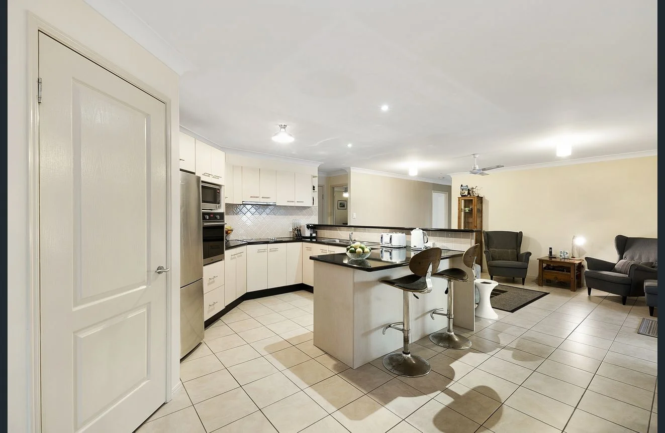 25 Barculdie Crescent, Deception Bay QLD 4508 photo 2