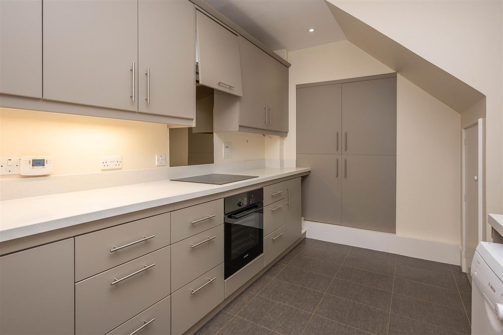 Additional image 6 of 3 bed flat for saleThorndon Park, Ingrave, Brentwood CM13