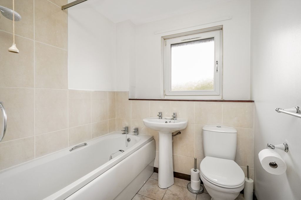 Additional image 10 of 2 bed flat for sale4 Westfield Court, Eskbank, Midlothian EH22