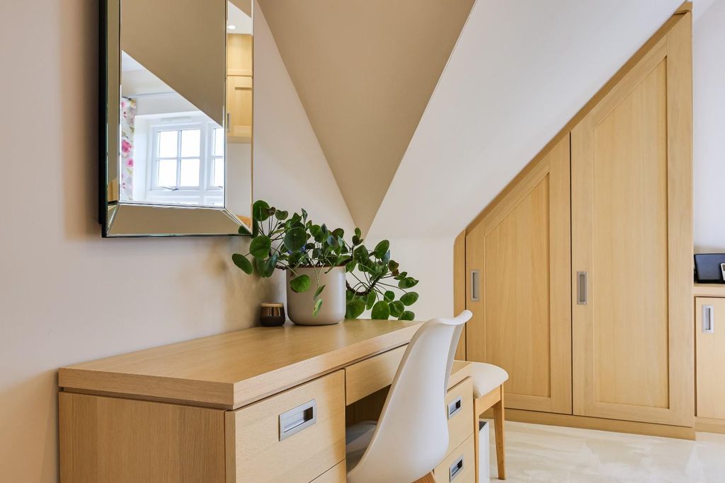 Additional image 9 of 2 bed flat for sale193 Huntingdon Road, Cambridge CB3