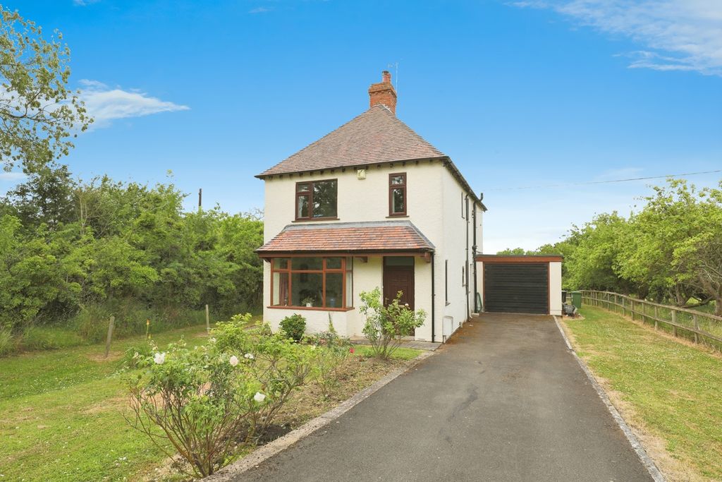 3 bed detached house for saleEvesham Road, Broadway, Worcestershire WR12