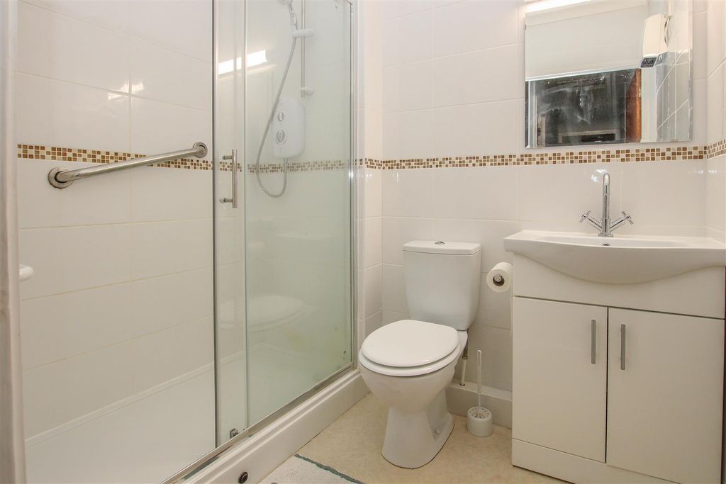 Additional image 8 of 1 bed flat for saleSawyers Hall Lane, Brentwood CM15