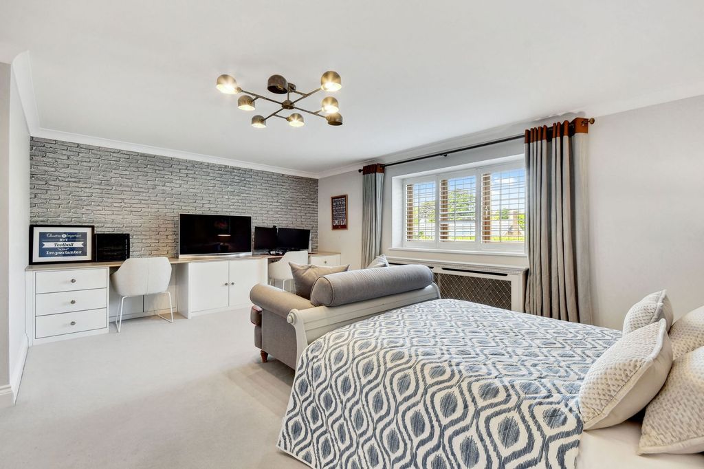 Additional image 31 of 6 bed detached house for saleChallacombe Close, Hutton Mount, Brentwood CM13