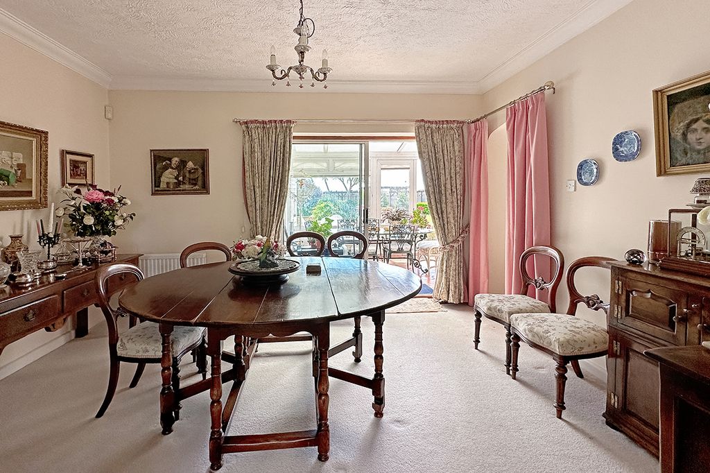 Additional image 10 of 4 bed detached house for saleThe Drive, Craigweil Private Estate, Aldwick, West Sussex PO21