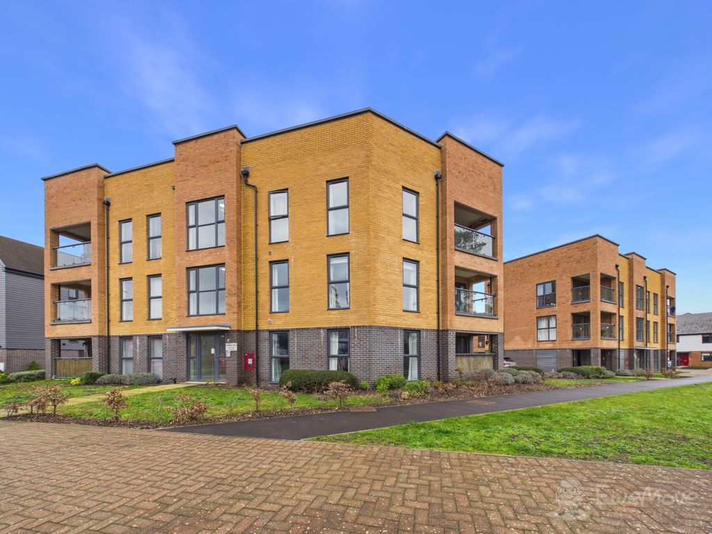 Additional image 5 of 2 bed flat for saleDouglas Drive, Bordon, Hampshire GU35