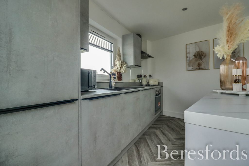 Additional image 16 of 2 bed flat for saleSt. Johns Avenue, Braintree CM7