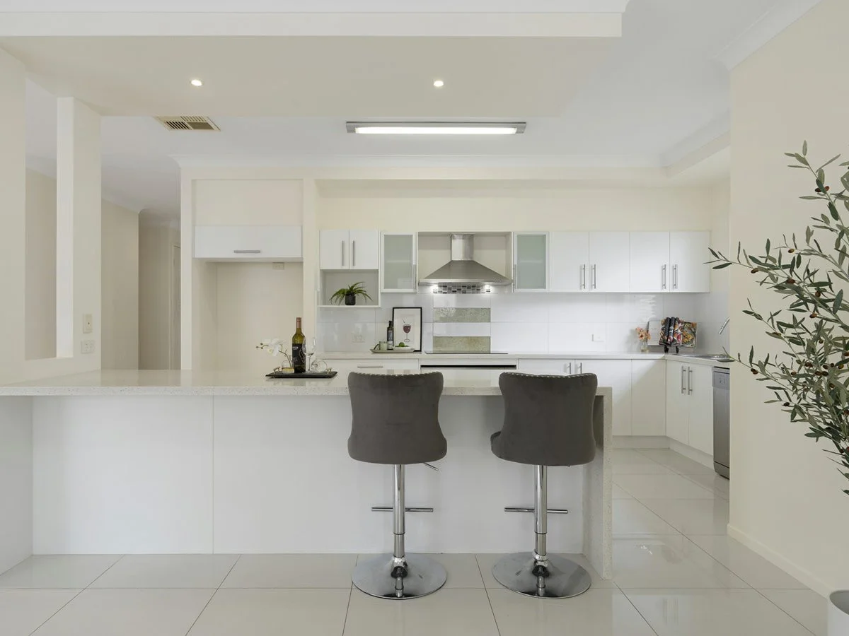 8 Golden Place, Robertson QLD 4109 photo 5