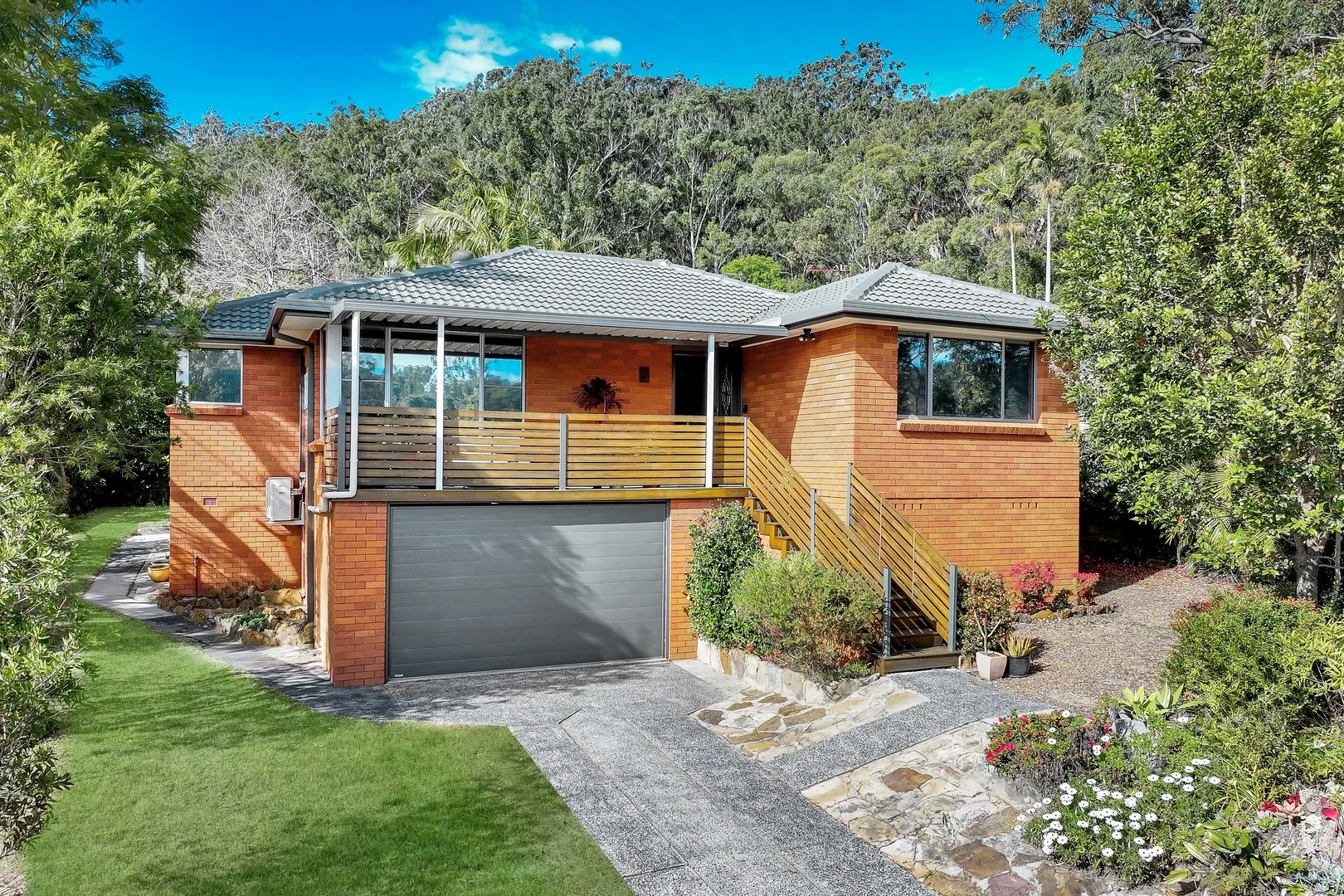 8 Koolinda Avenue, Point Clare NSW 2250