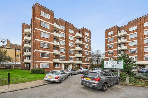 Gunnersbury Court, Bollo Lane, London W3