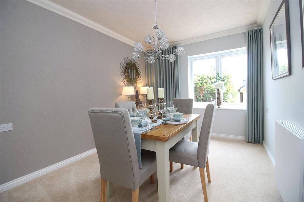 Additional image 7 of 2 bed flat for saleNorth Close, Lymington SO41