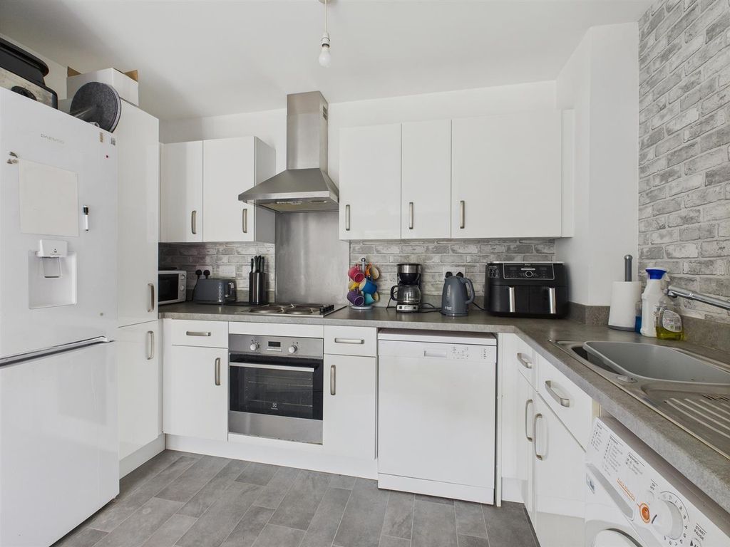 Additional image 10 of 2 bed flat for saleSomerford House, Malvern WR14