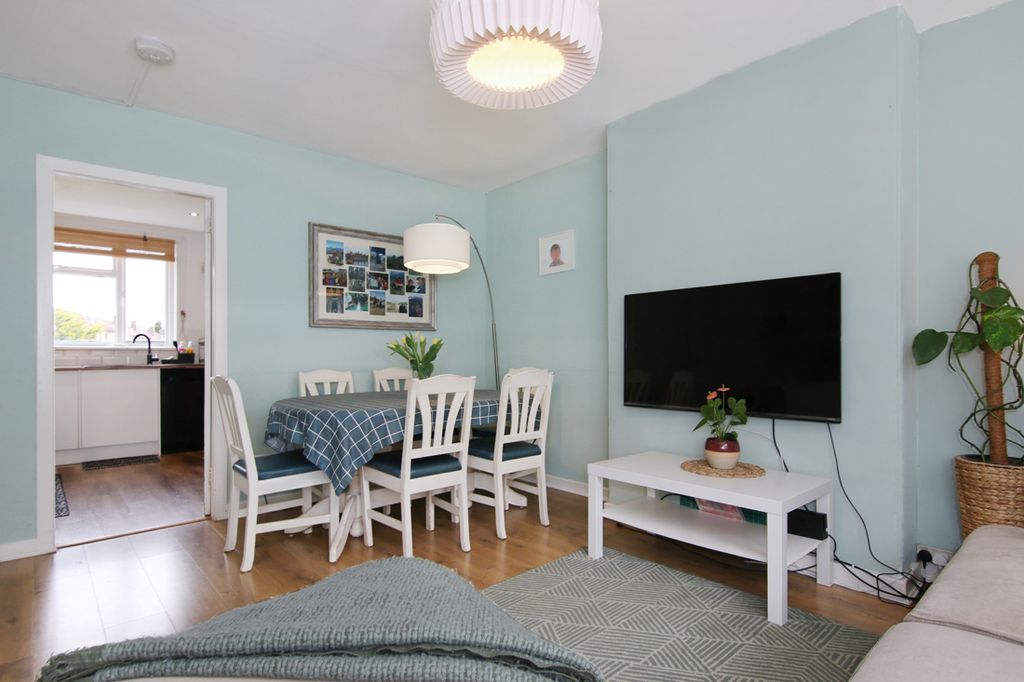 Additional image 4 of 3 bed flat for sale6 Park Avenue, Loanhead EH20