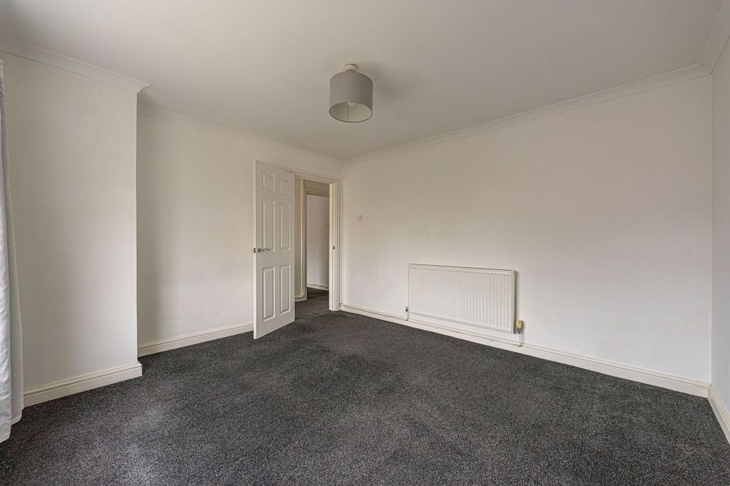 Additional image 13 of 2 bed flat for saleSouth Avenue, Sebastopol NP4