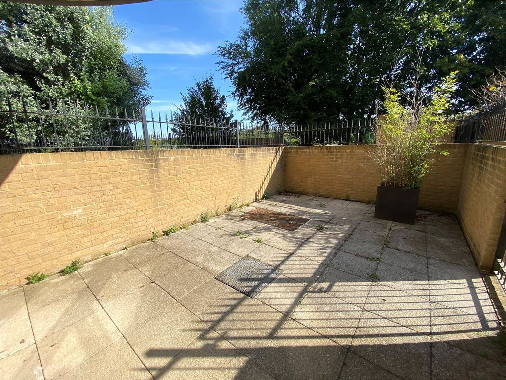 Additional image 7 of 1 bed flat for saleLymington, Hampshire SO41