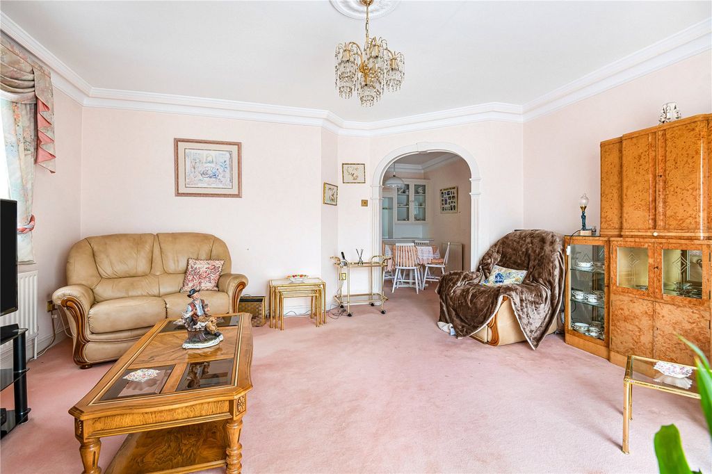 Additional image 4 of 3 bed flat for saleAllum Lane, Elstree, Borehamwood, Hertfordshire WD6
