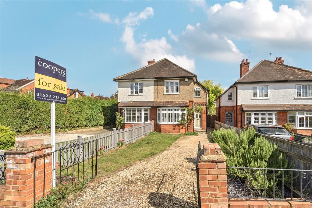 3 bed semi-detached house for saleCollege Road, Maidenhead SL6