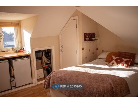Clarendon Gardens, Wembley HA9, Room to rent