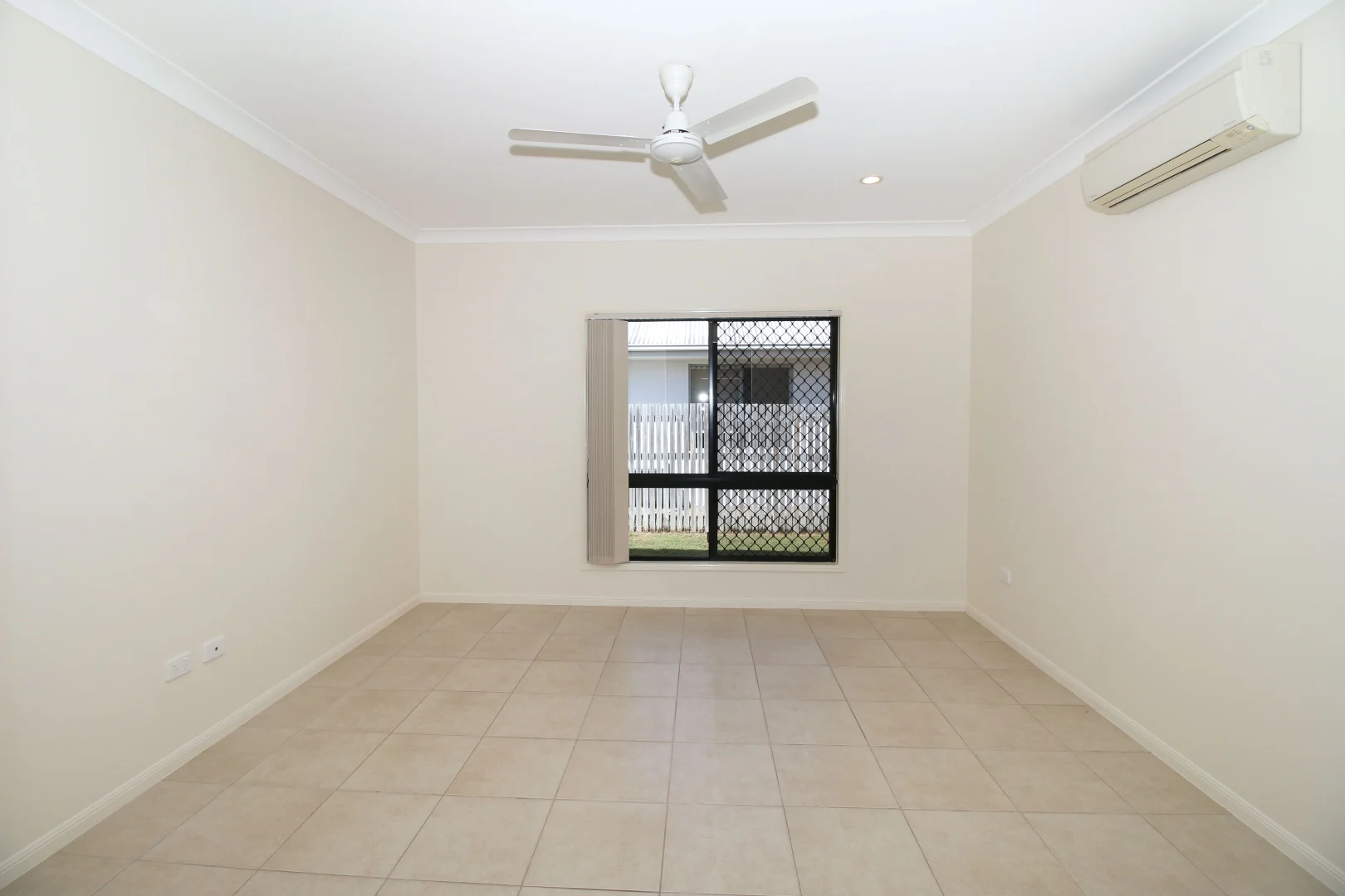 15 Skardon Place, Kelso QLD 4815 photo 5