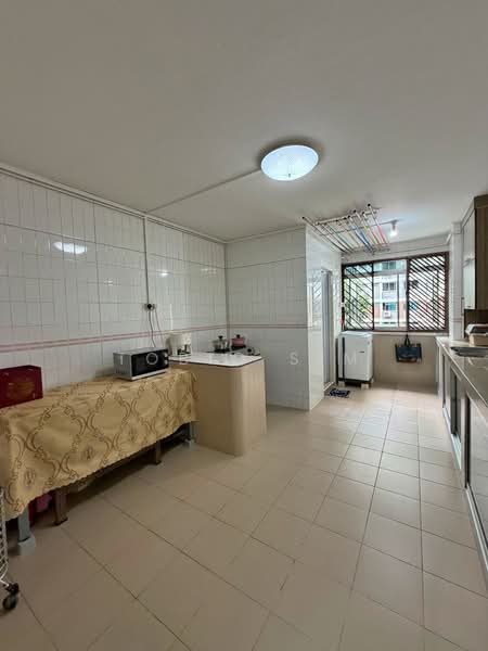 888 Tampines Street 81 photo 4