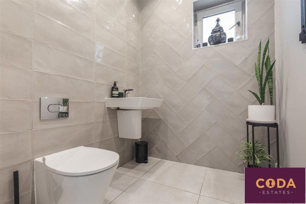 Additional image 21 of 5 bed detached house for saleNairn Drive, Bishopton PA7