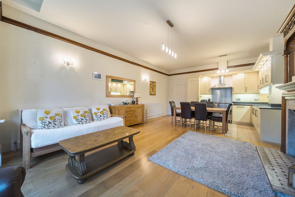 Additional image 3 of 2 bed flat for saleRodway Road, Bromley BR1