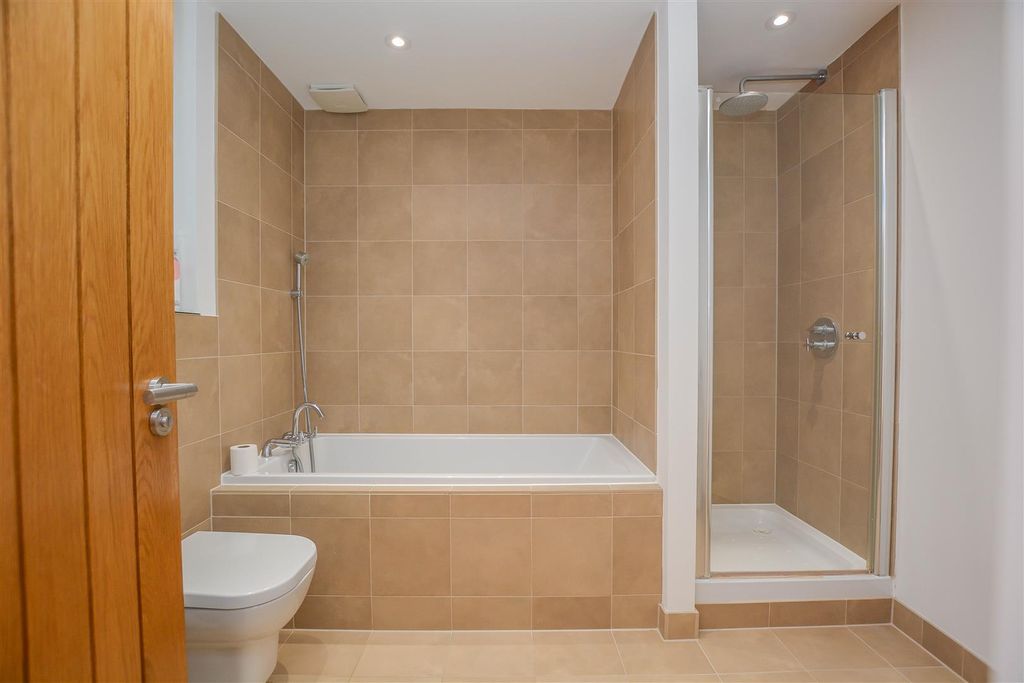 Additional image 11 of 2 bed flat for saleThe Galleries, Warley, Brentwood CM14