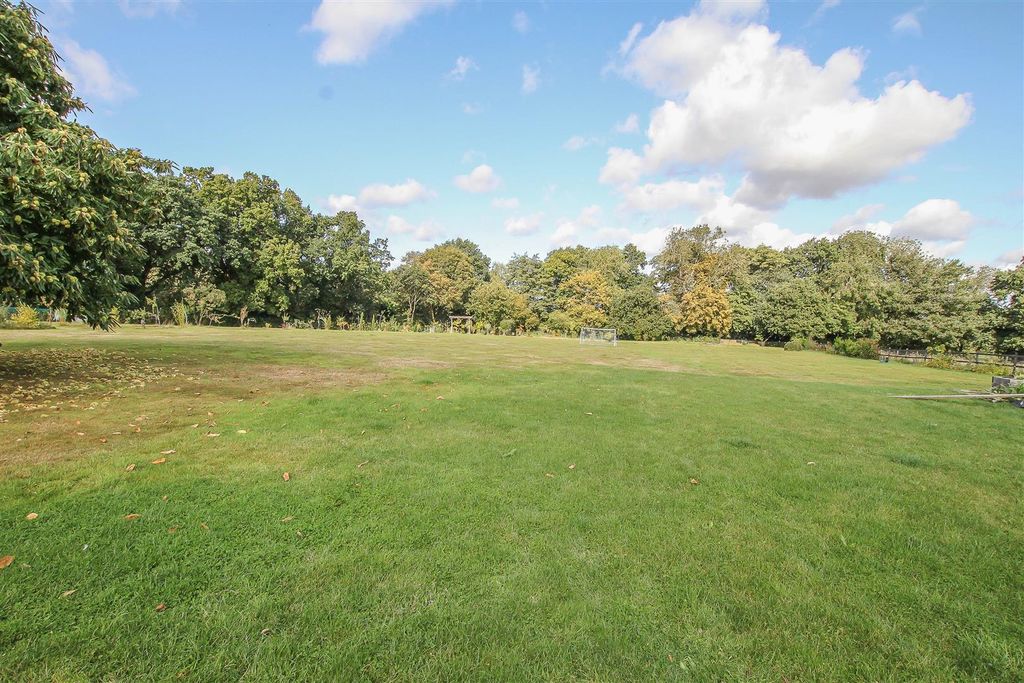 Additional image 47 of 6 bed detached house for saleHay Green Lane, Hook End, Brentwood CM15