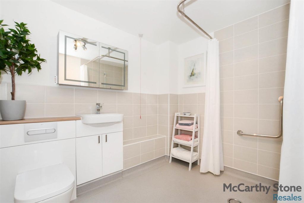 Additional image 6 of 2 bed flat for saleStudio Way, Borehamwood WD6
