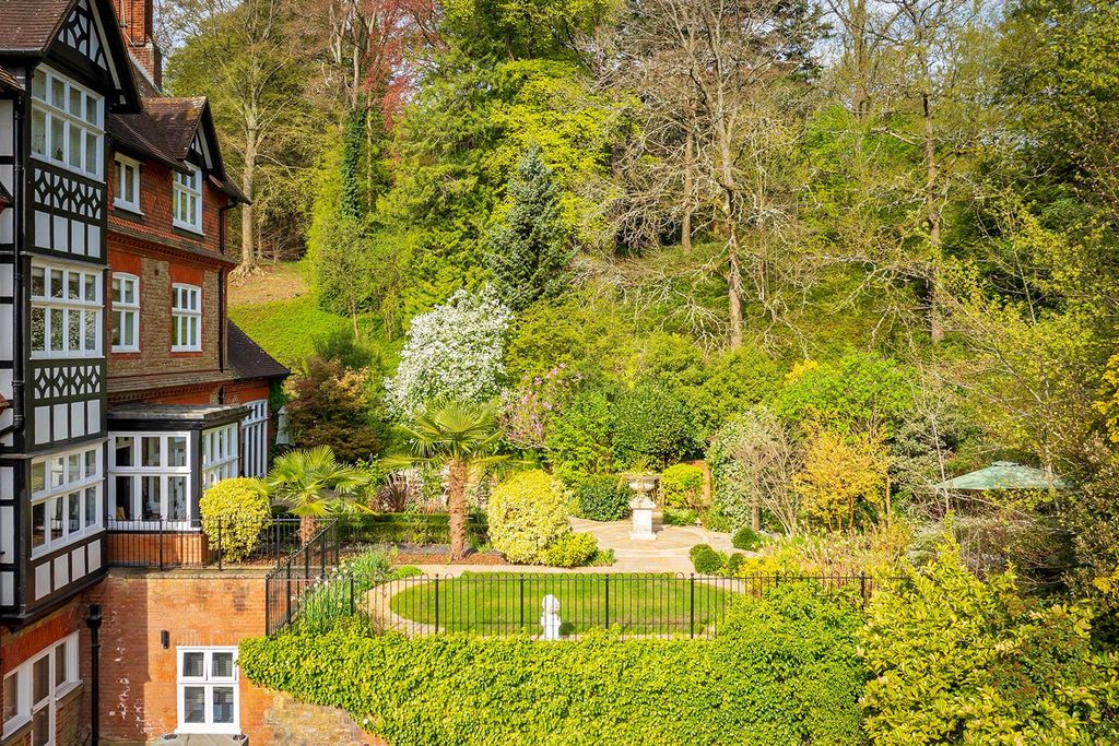 Additional image 13 of 3 bed flat for saleSnowdenham Hall, Snowdenham Lane Bramley, Guildford GU5