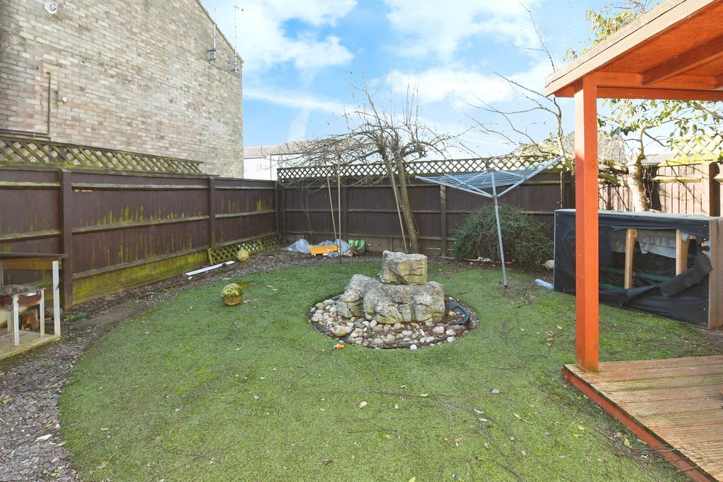 Additional image 4 of 2 bed flat for saleCarver Road, Boston PE21