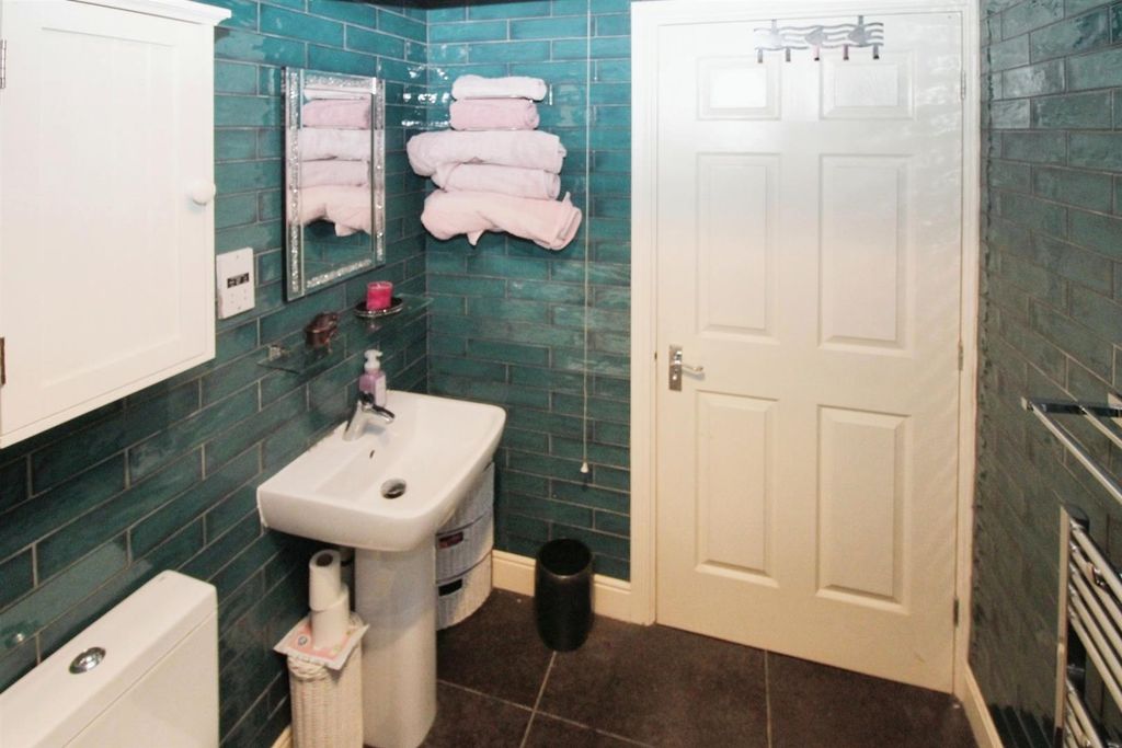 Additional image 16 of 2 bed flat for saleThe Strone, Apperley Bridge, Bradford BD10