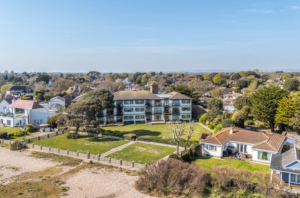 Additional image 2 of 3 bed flat for saleCraigweil Manor, Bognor Regis PO21