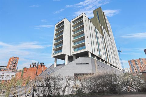 Oxygen, Manchester M1