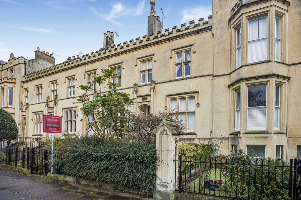Additional image 22 of 2 bed flat for saleWellington Square, Cheltenham GL50