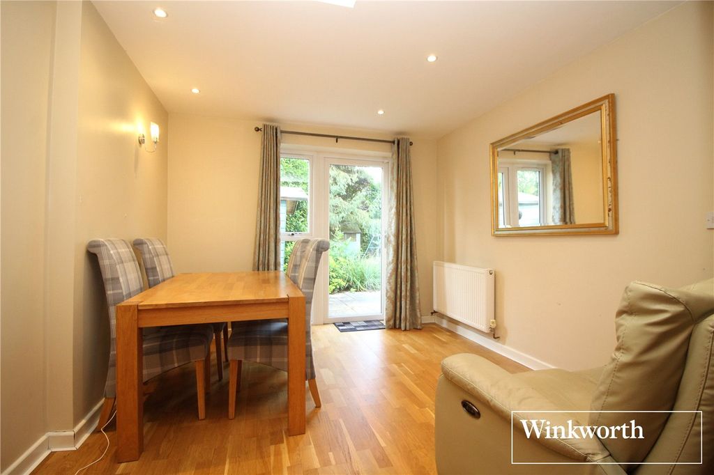 Additional image 9 of 3 bed semi-detached house for saleCardinal Avenue, Borehamwood, Hertfordshire WD6