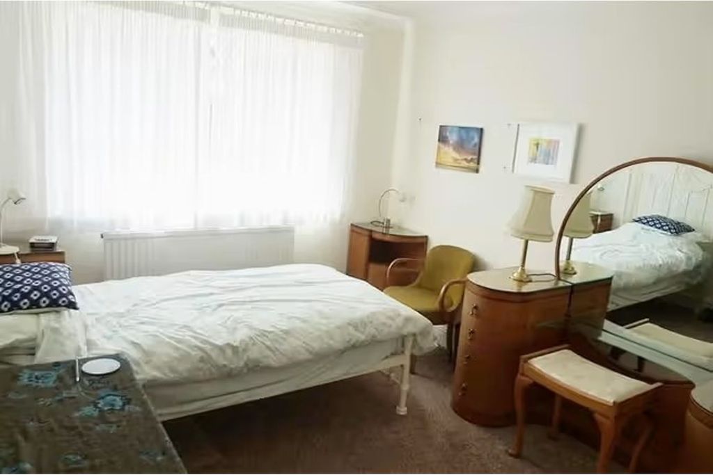 Additional image 6 of 2 bed flat for saleGroves Close, Bourne End SL8