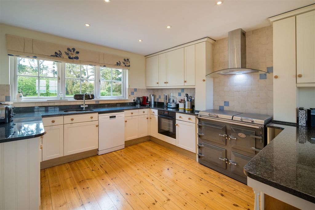 Additional image 7 of 5 bed property for saleCranmore, Isle Of Wight PO41