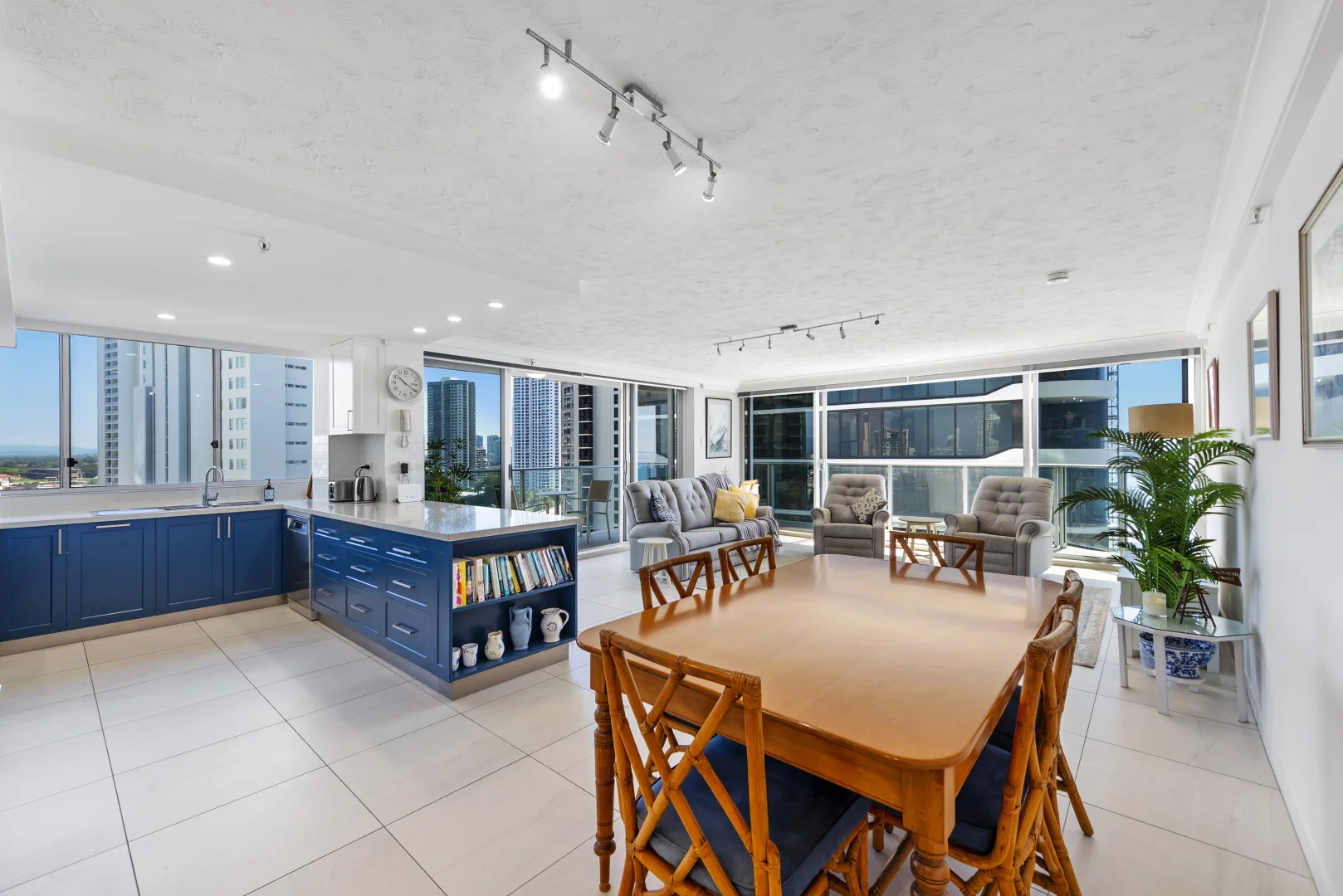 15F/150 The Esplanade, Surfers Paradise QLD 4217 photo 3