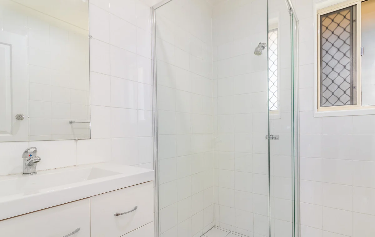 33 Winterbrook Ct, Caboolture QLD 4510 photo 4