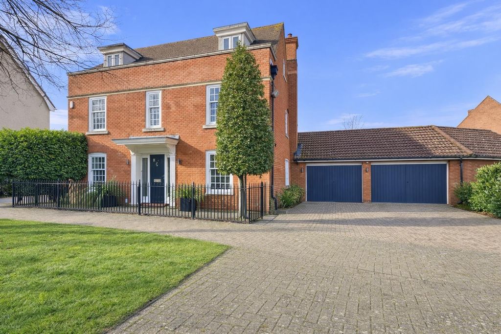 5 bed detached house for saleCuckoo Way, Great Notley, Braintree CM77