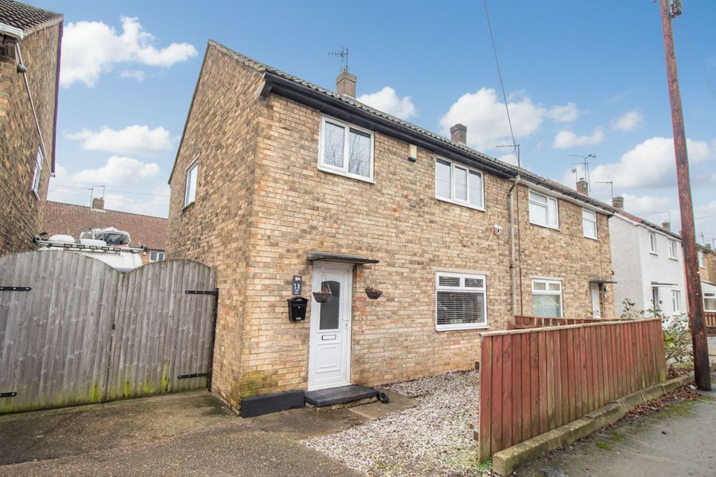3 bed semi-detached house for saleTamar Grove, Hull HU8