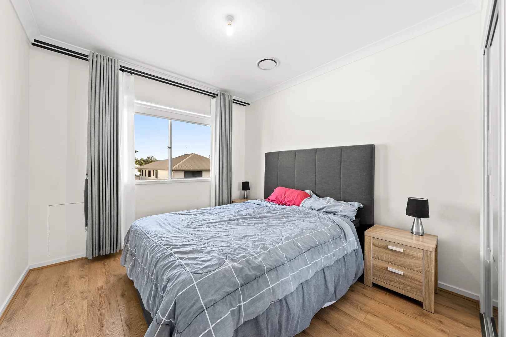 Additional image 12 of 8 Lakeshore Crescent, Willawong QLD 4110